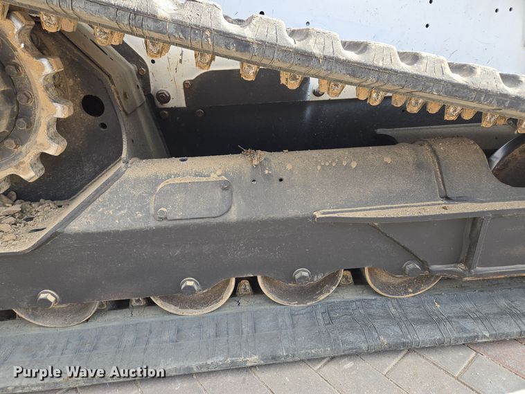 image for item EE8735 2018 Bobcat  T650 tracked skid steer loader