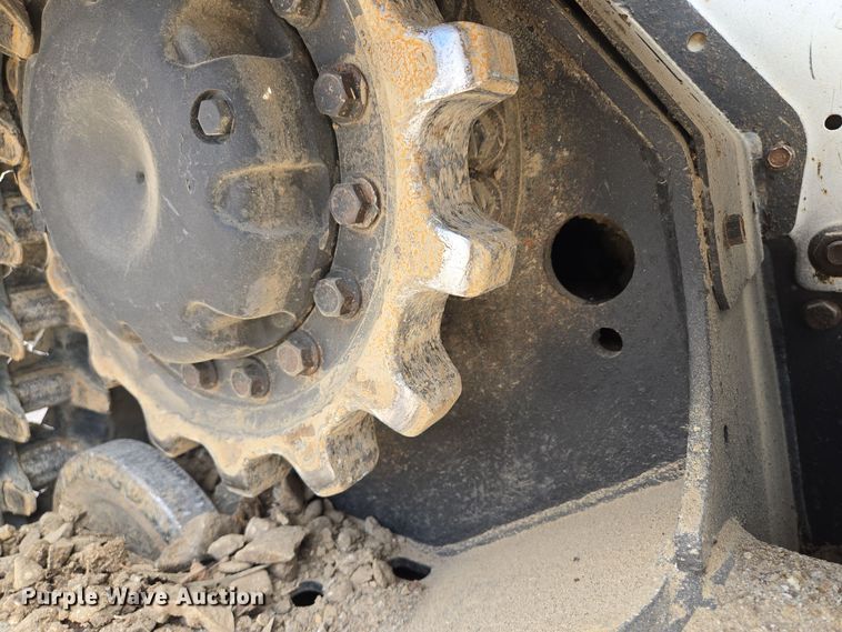 image for item EE8735 2018 Bobcat  T650 tracked skid steer loader