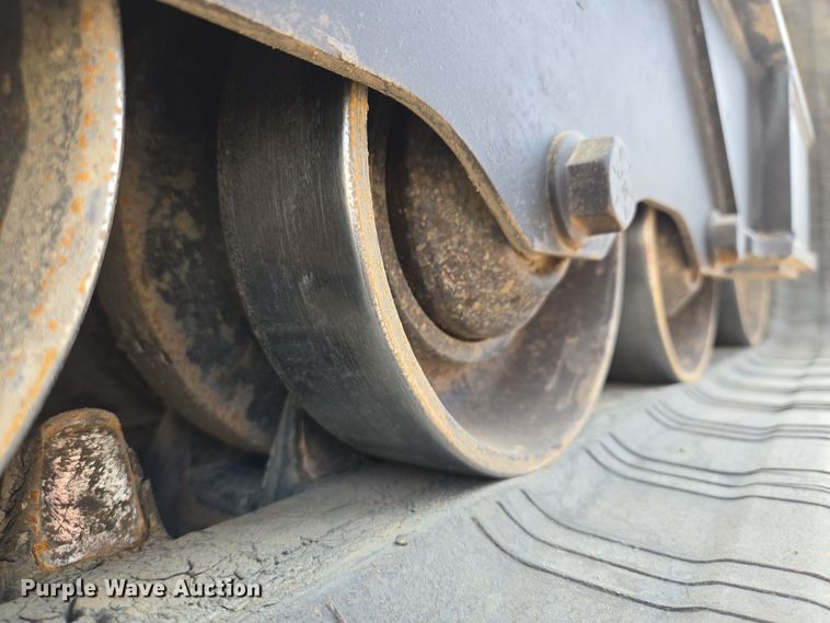 image for item EE8735 2018 Bobcat  T650 tracked skid steer loader