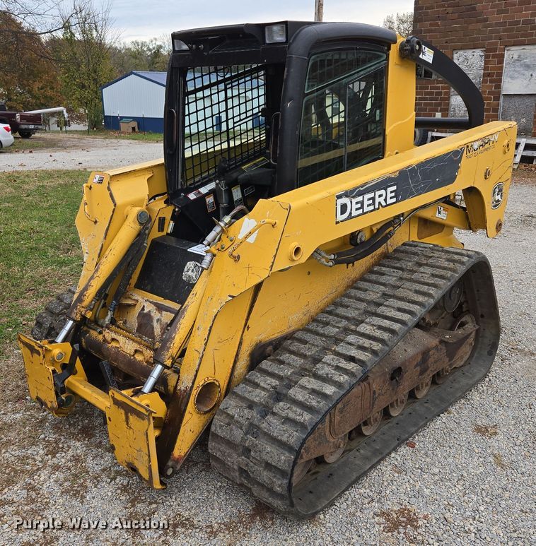 image for item EE8746 2007 John Deere CT332 tracked skid steer loader