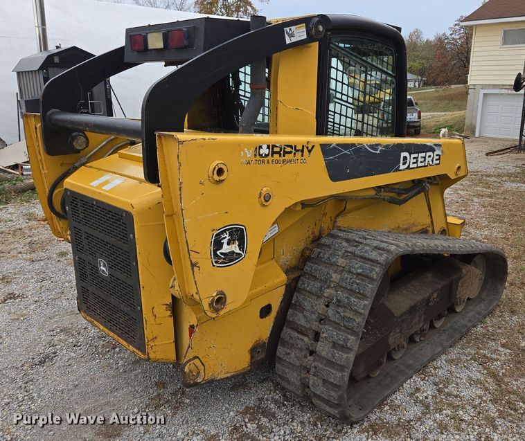 image for item EE8746 2007 John Deere CT332 tracked skid steer loader