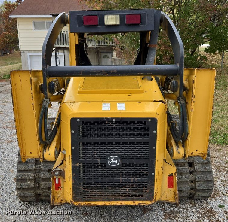 image for item EE8746 2007 John Deere CT332 tracked skid steer loader