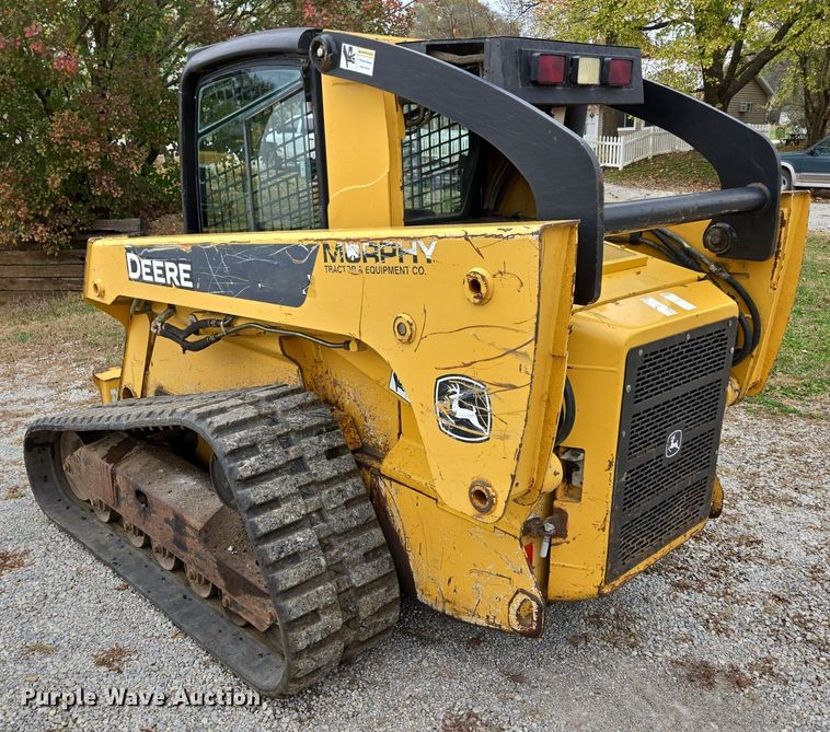 image for item EE8746 2007 John Deere CT332 tracked skid steer loader