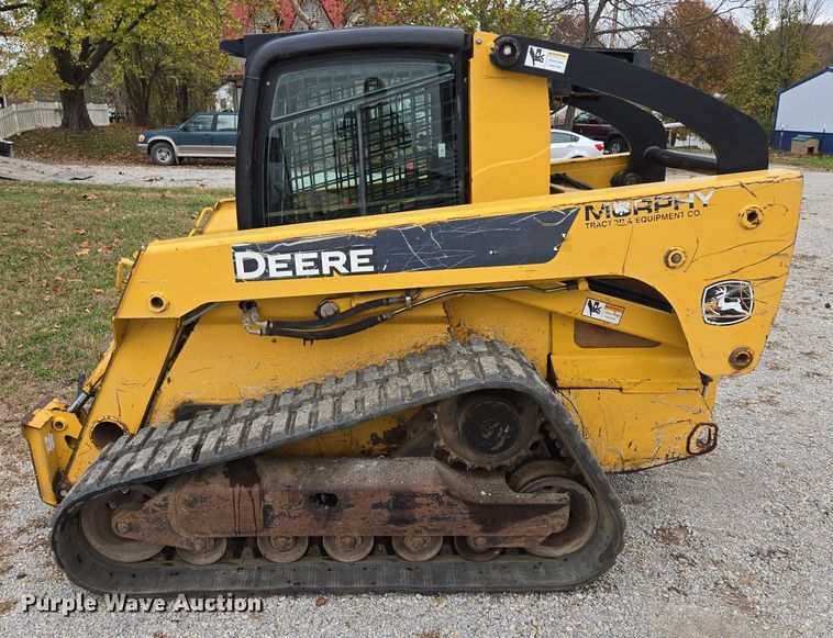 image for item EE8746 2007 John Deere CT332 tracked skid steer loader