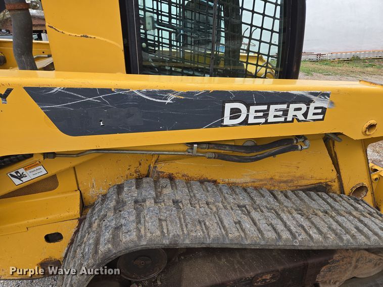 image for item EE8746 2007 John Deere CT332 tracked skid steer loader