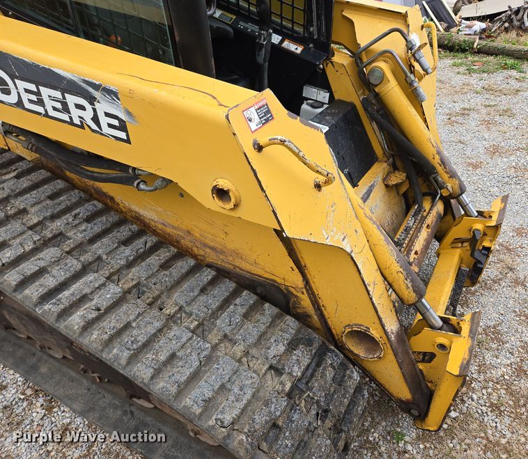 image for item EE8746 2007 John Deere CT332 tracked skid steer loader