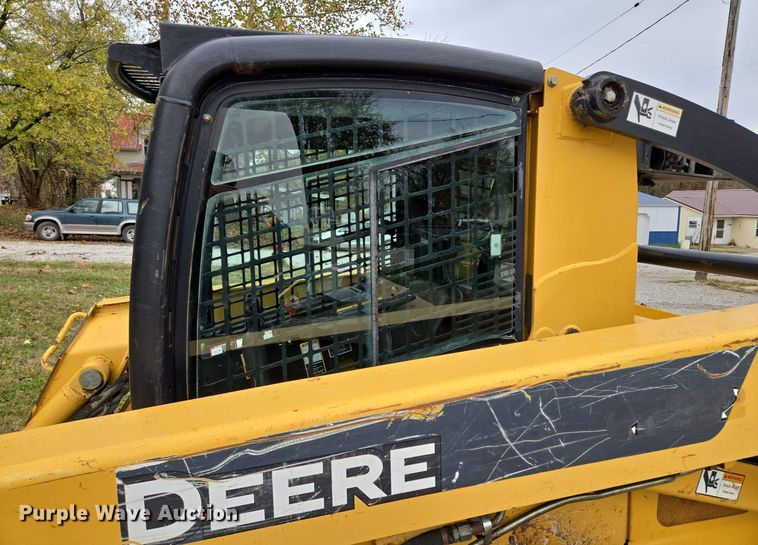 image for item EE8746 2007 John Deere CT332 tracked skid steer loader