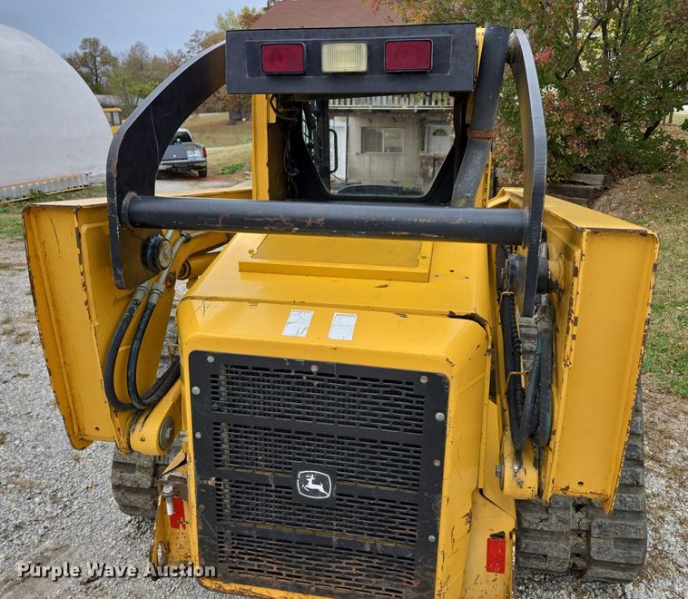image for item EE8746 2007 John Deere CT332 tracked skid steer loader