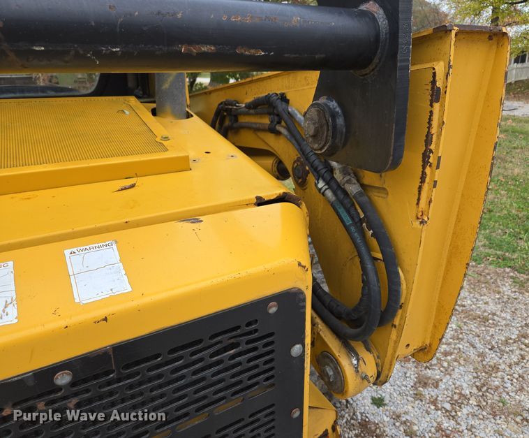 image for item EE8746 2007 John Deere CT332 tracked skid steer loader