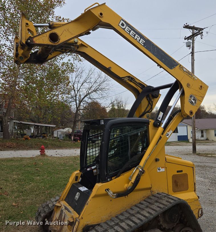 image for item EE8746 2007 John Deere CT332 tracked skid steer loader