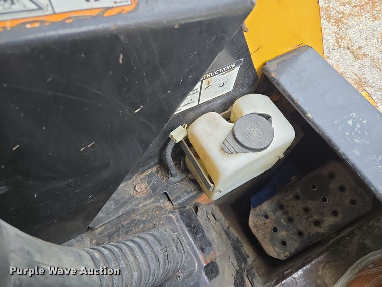 image for item EE8746 2007 John Deere CT332 tracked skid steer loader