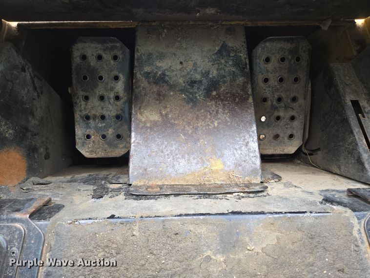 image for item EE8746 2007 John Deere CT332 tracked skid steer loader