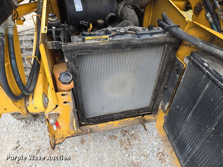 image for item EE8746 2007 John Deere CT332 tracked skid steer loader