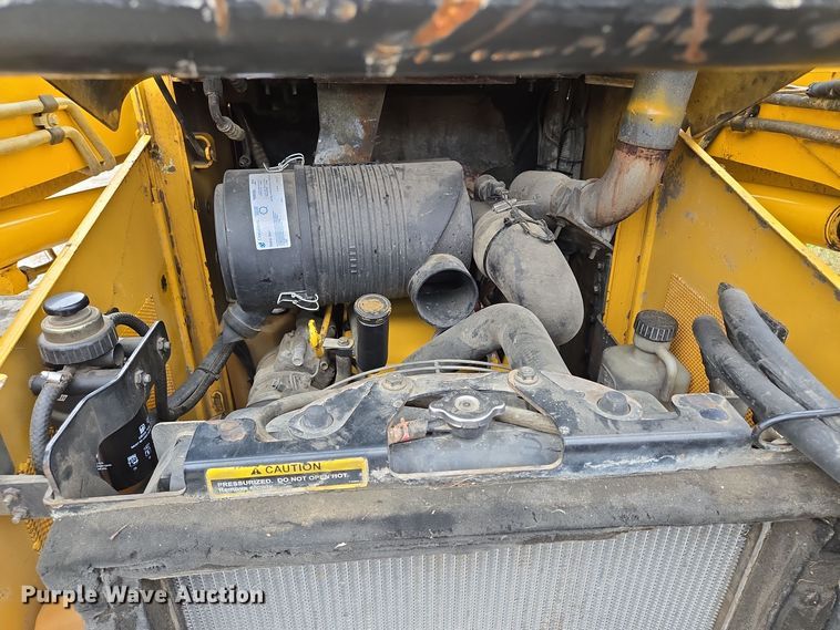 image for item EE8746 2007 John Deere CT332 tracked skid steer loader