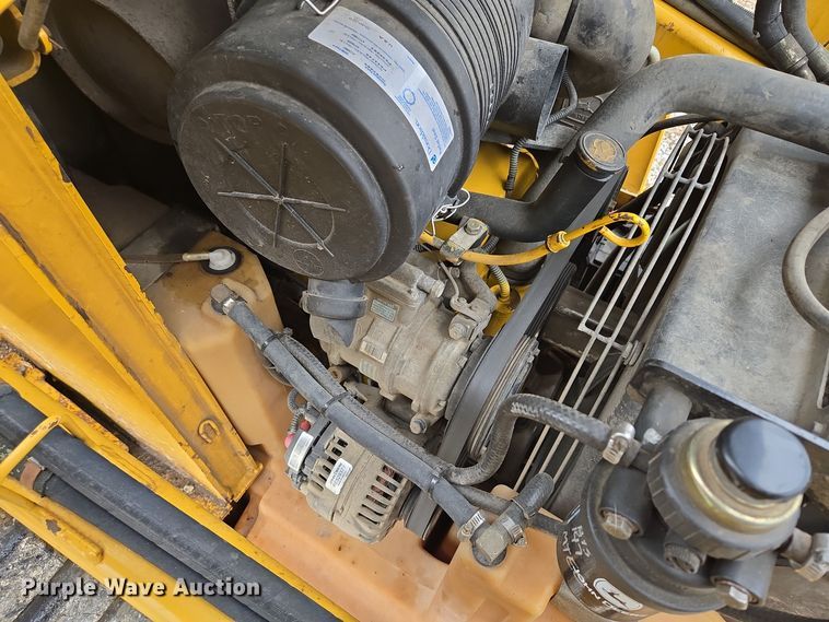 image for item EE8746 2007 John Deere CT332 tracked skid steer loader