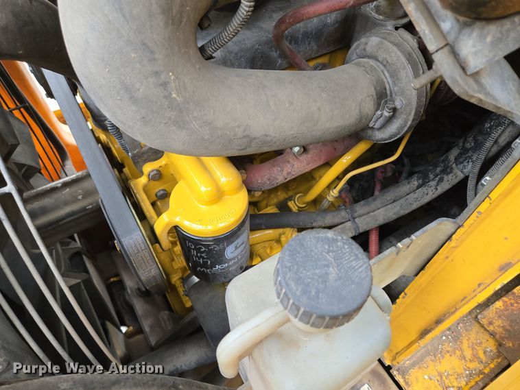 image for item EE8746 2007 John Deere CT332 tracked skid steer loader