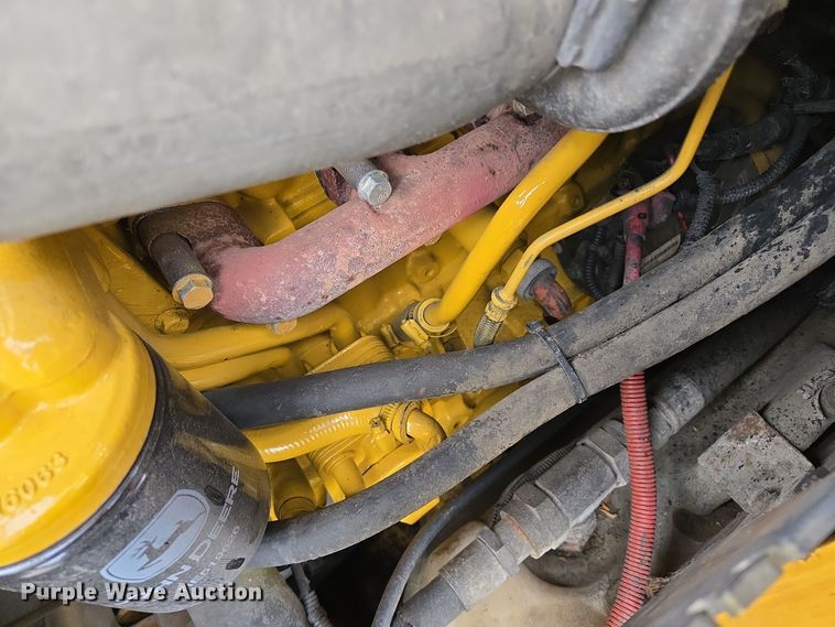 image for item EE8746 2007 John Deere CT332 tracked skid steer loader