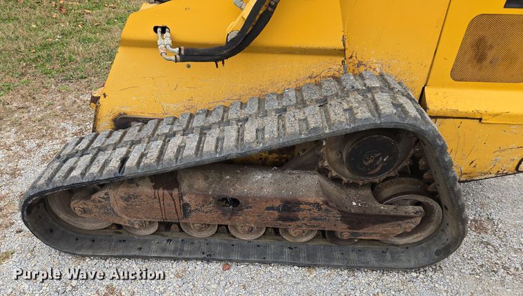 image for item EE8746 2007 John Deere CT332 tracked skid steer loader