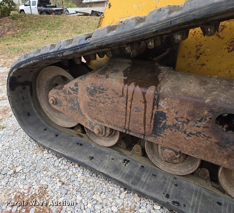 image for item EE8746 2007 John Deere CT332 tracked skid steer loader