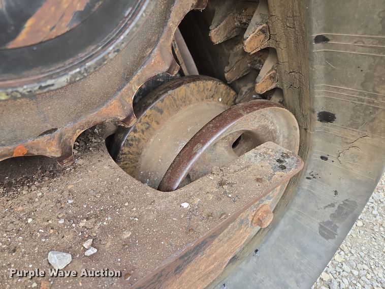 image for item EE8746 2007 John Deere CT332 tracked skid steer loader