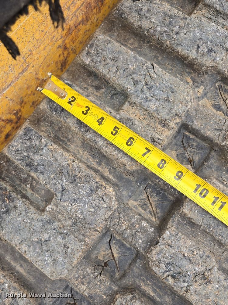 image for item EE8746 2007 John Deere CT332 tracked skid steer loader