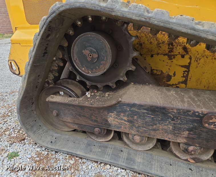 image for item EE8746 2007 John Deere CT332 tracked skid steer loader