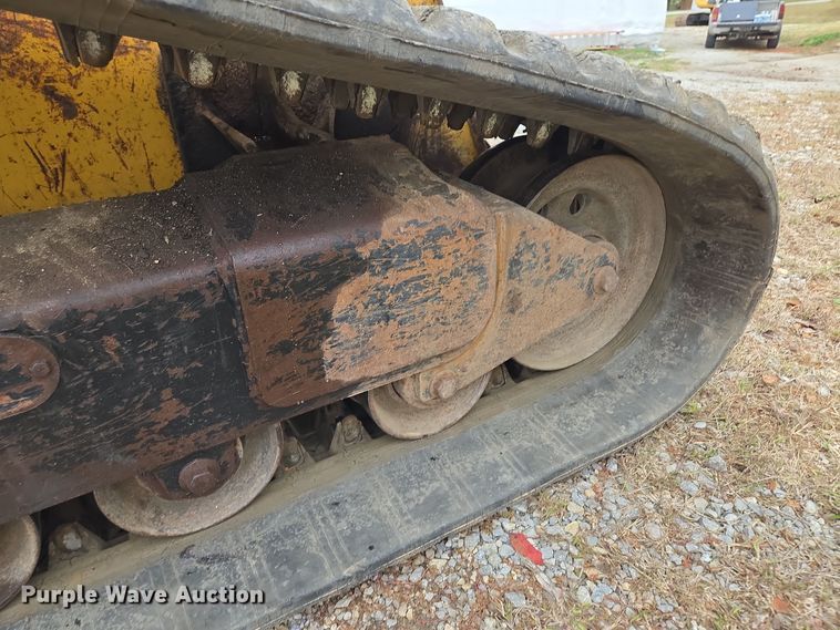 image for item EE8746 2007 John Deere CT332 tracked skid steer loader