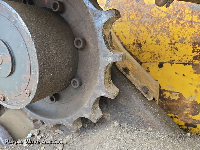 image for item EE8746 2007 John Deere CT332 tracked skid steer loader