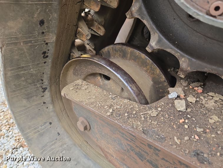 image for item EE8746 2007 John Deere CT332 tracked skid steer loader