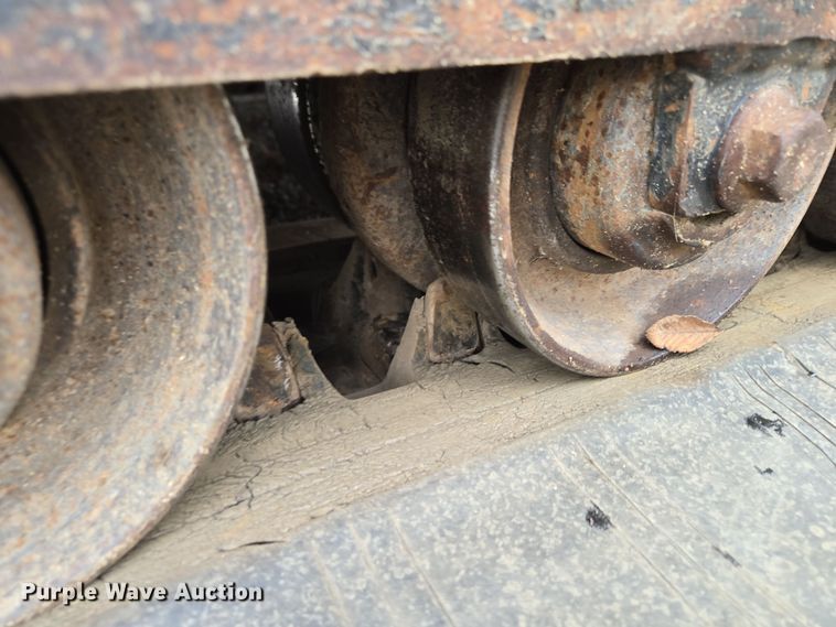 image for item EE8746 2007 John Deere CT332 tracked skid steer loader