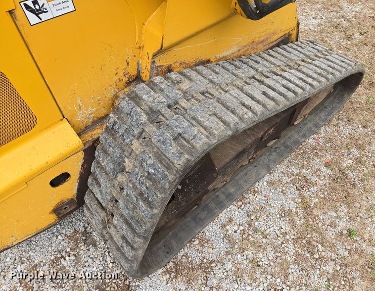 image for item EE8746 2007 John Deere CT332 tracked skid steer loader