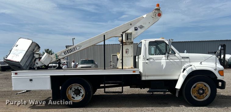 image for item EG0805 1996 Ford  F700 bucket truck