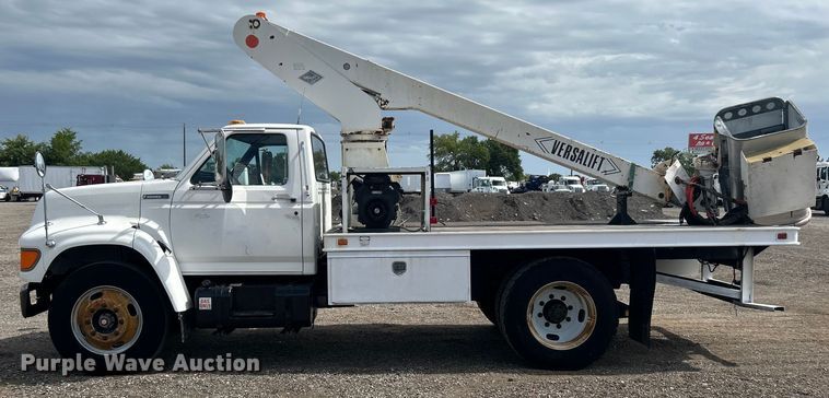 image for item EG0805 1996 Ford  F700 bucket truck
