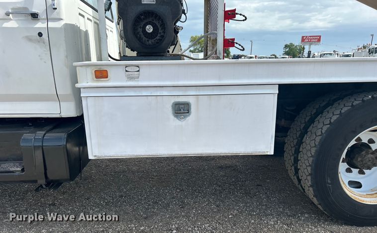 image for item EG0805 1996 Ford  F700 bucket truck