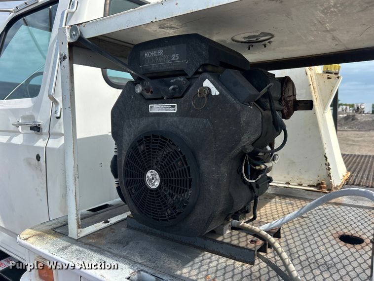 image for item EG0805 1996 Ford  F700 bucket truck