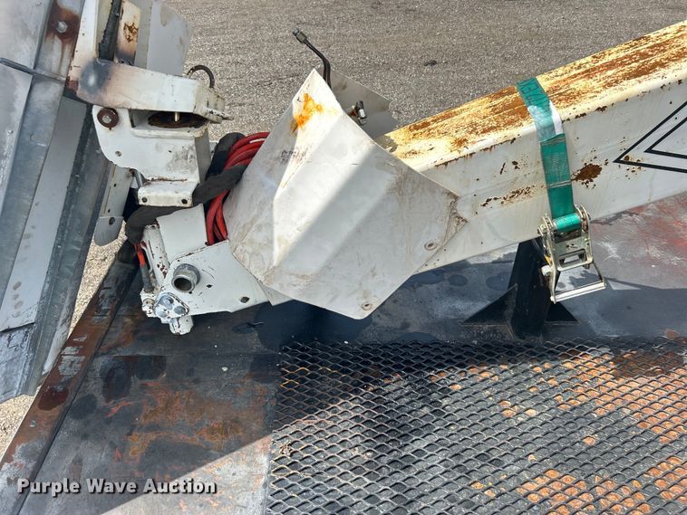 image for item EG0805 1996 Ford  F700 bucket truck