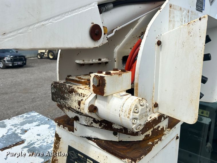 image for item EG0805 1996 Ford  F700 bucket truck