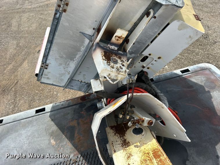 image for item EG0805 1996 Ford  F700 bucket truck