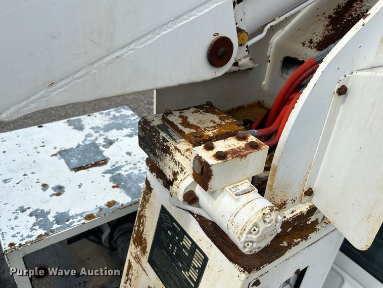 image for item EG0805 1996 Ford  F700 bucket truck