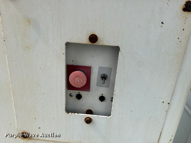 image for item EG0805 1996 Ford  F700 bucket truck