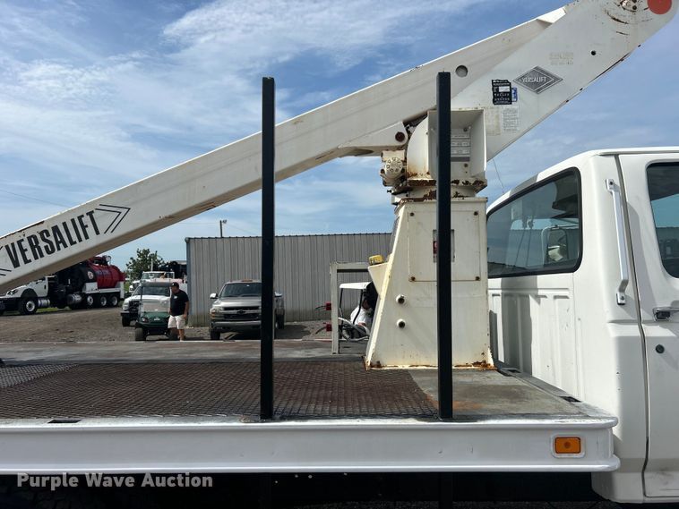 image for item EG0805 1996 Ford  F700 bucket truck