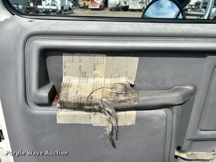 image for item EG0805 1996 Ford  F700 bucket truck