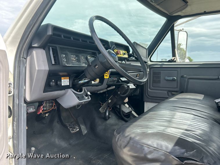 image for item EG0805 1996 Ford  F700 bucket truck