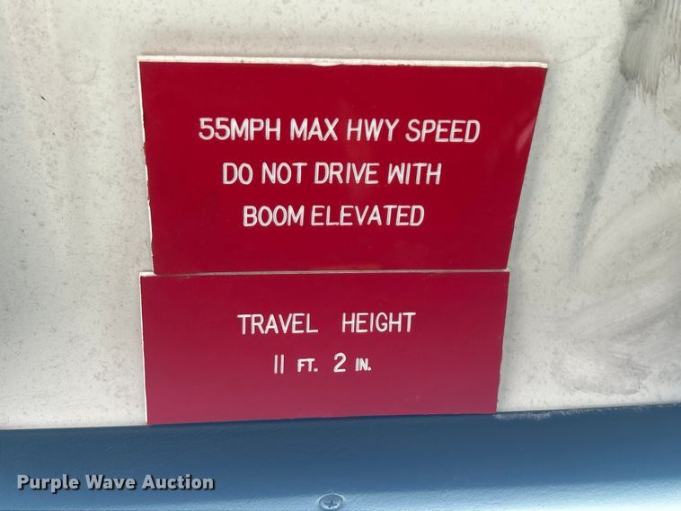 image for item EG0805 1996 Ford  F700 bucket truck