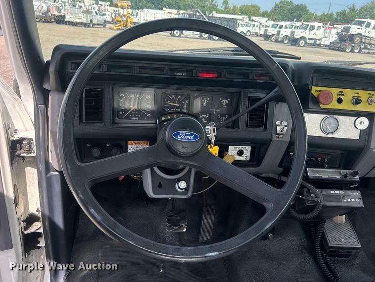 image for item EG0805 1996 Ford  F700 bucket truck