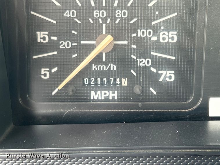 image for item EG0805 1996 Ford  F700 bucket truck