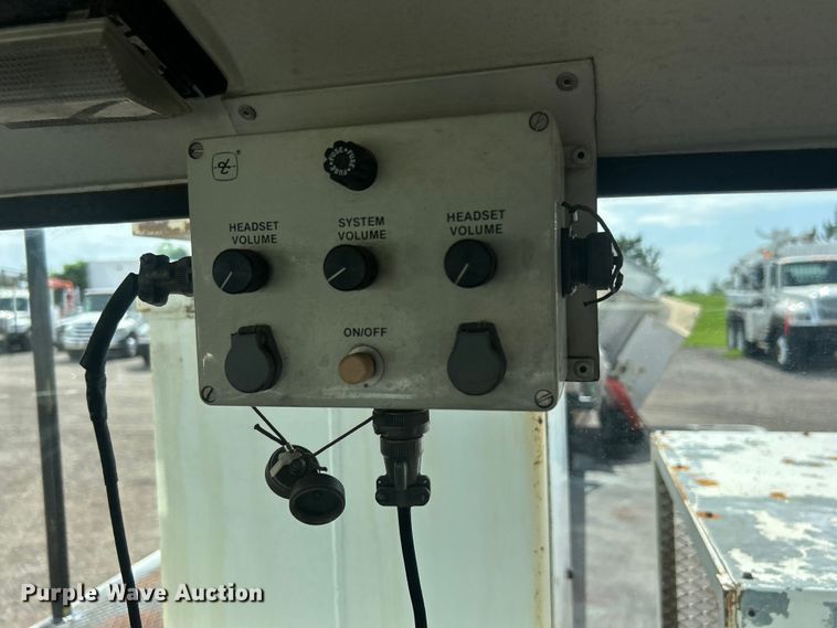 image for item EG0805 1996 Ford  F700 bucket truck