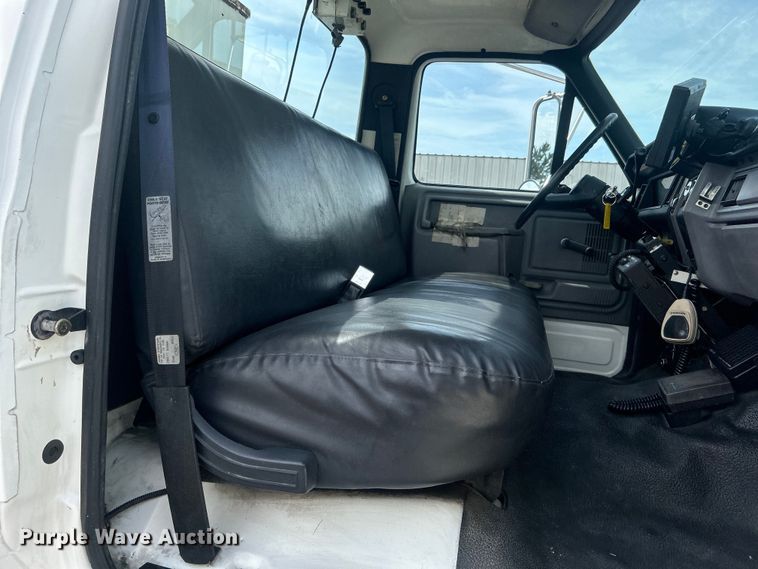 image for item EG0805 1996 Ford  F700 bucket truck