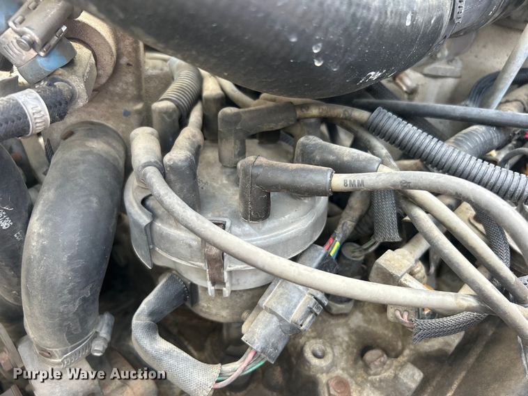 image for item EG0805 1996 Ford  F700 bucket truck