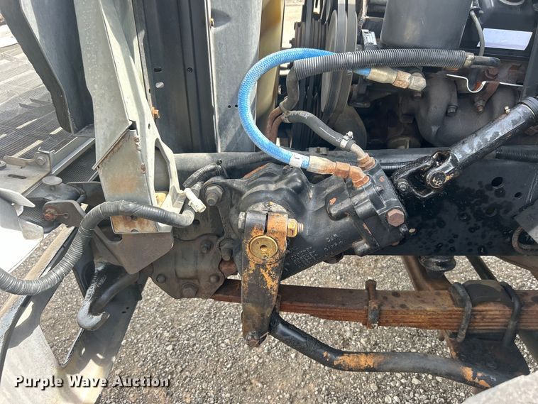 image for item EG0805 1996 Ford  F700 bucket truck